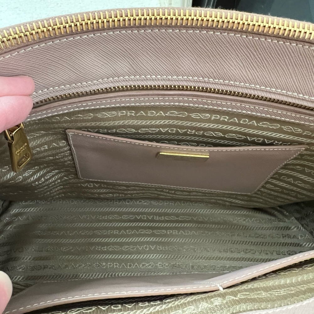 Lux Prada Galleria Saffiano leather tote - Picture 6 of 16